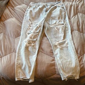 Women’s American Eagle Curvy Mom Jean Size 18 Regular.